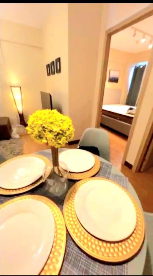 The Lancris Residences, 2 Bedrooms, 1 Bathroom, Living-Room, Kitchen & Pool Is Free Paranaque City Экстерьер фото