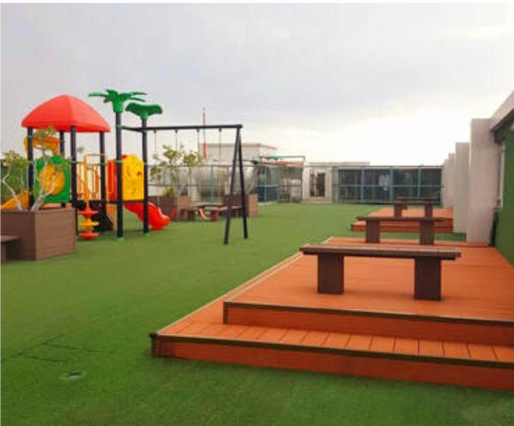The Lancris Residences, 2 Bedrooms, 1 Bathroom, Living-Room, Kitchen & Pool Is Free Paranaque City Экстерьер фото
