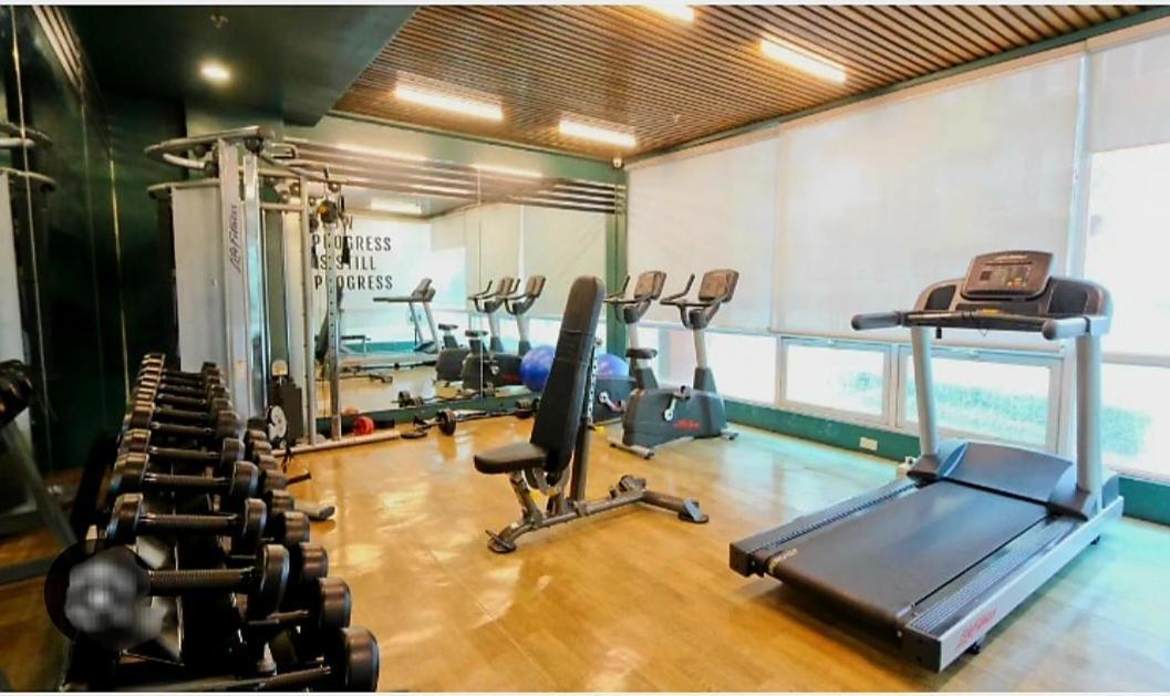 The Lancris Residences, 2 Bedrooms, 1 Bathroom, Living-Room, Kitchen & Pool Is Free Paranaque City Экстерьер фото